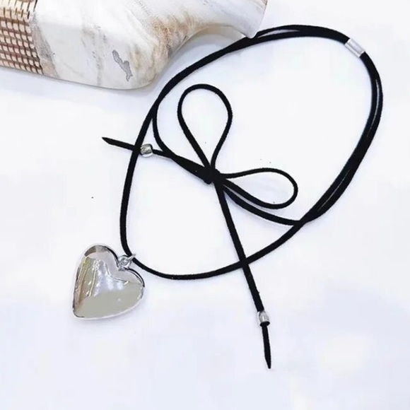 Silver Heart Pendant Choker Necklace - Picture 3 of 4
